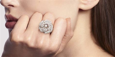 imitation camélia chanel